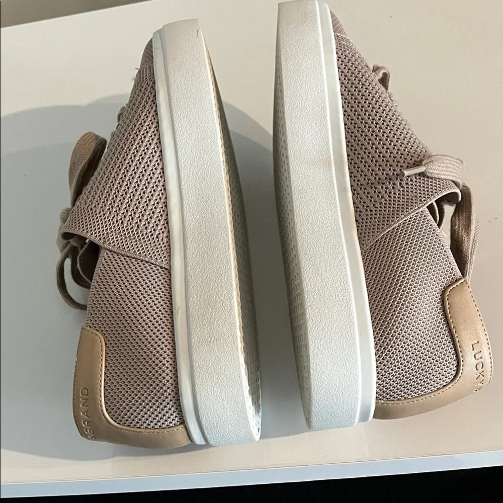 Lucky Brand Women Taupe Knit Lace-Up Sneakers Combine with‎ style and comfort